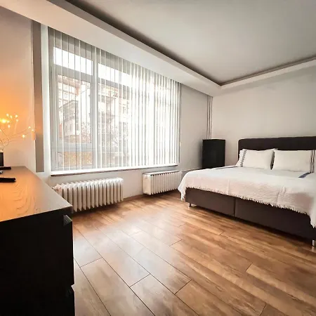 A Luxury Apt 170 M2 3 Bedroom 2 Bathroom At Bestekar Avenue At The Heart Of